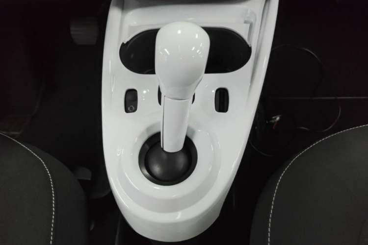 Used smart fortwo 2015 1.0L 52 kW Hardtop Passion Edition Gear Lever