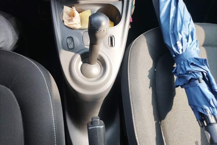 Used smart fortwo 2015 1.0L 52 kW Hardtop Passion Edition Gear Lever