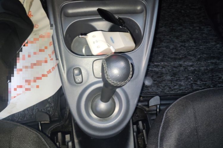 Used smart fortwo 2015 1.0L 52 kW hardtop Dynamic version Gear Lever