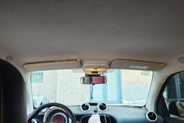 Used smart fortwo 2015 1.0L 52 kW hardtop Dynamic version Headliner