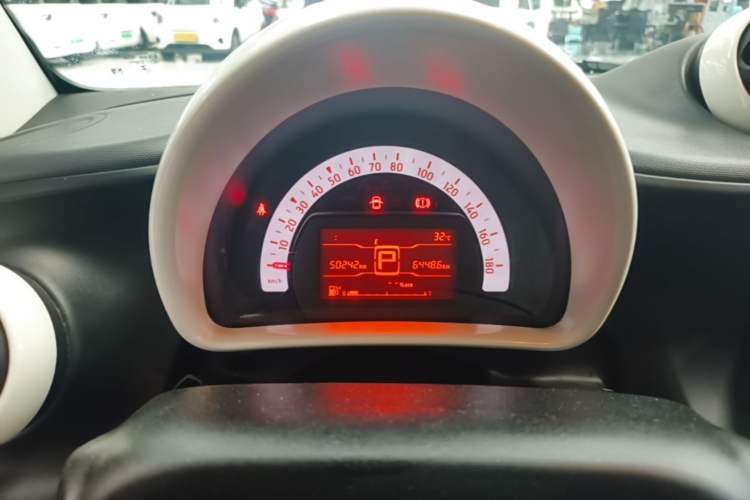 Used smart fortwo 2015 1.0L 52 kW hardtop Dynamic version Instrument Cluster