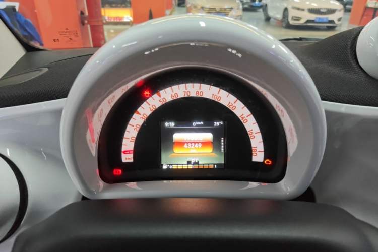 Used smart fortwo 2015 1.0L 52 kW Hardtop Passion Edition Instrument Cluster