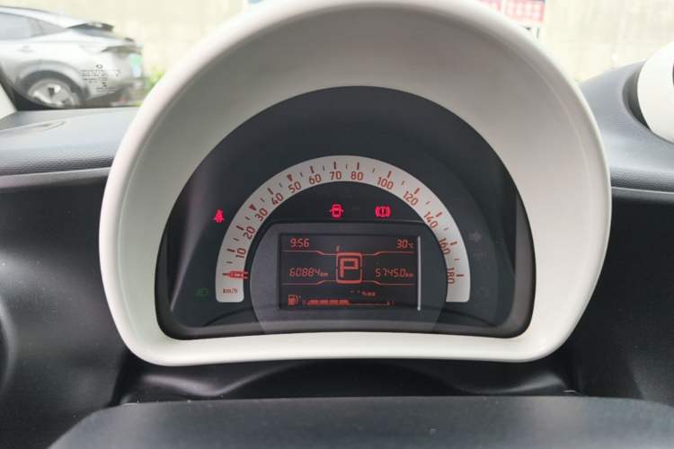 Used smart fortwo 2015 1.0L 52 kW hardtop Dynamic version Instrument Cluster