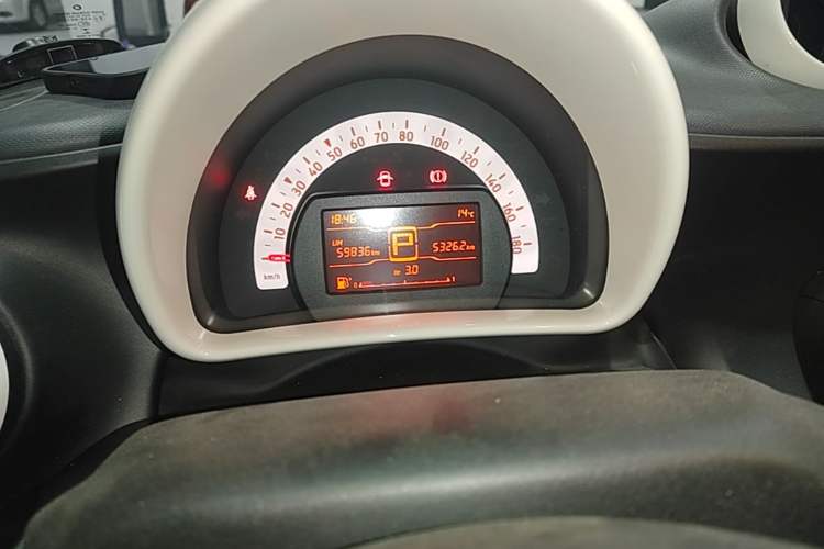 Used smart fortwo 2015 1.0L 52 kW hardtop Dynamic version Instrument Cluster