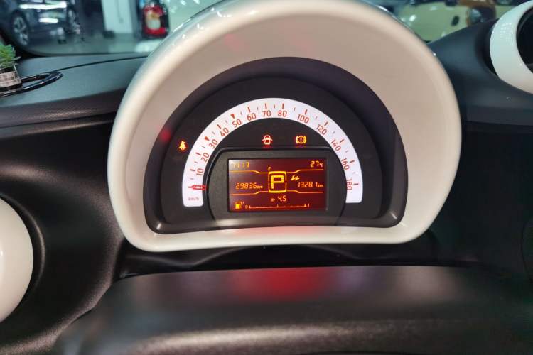 Used smart fortwo 2015 1.0L 52 kW hardtop Dynamic version Instrument Cluster