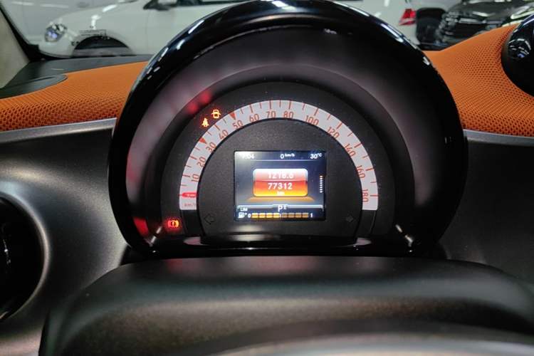 Used smart fortwo 2015 1.0L 52 kW Hardtop Passion Edition Instrument Cluster