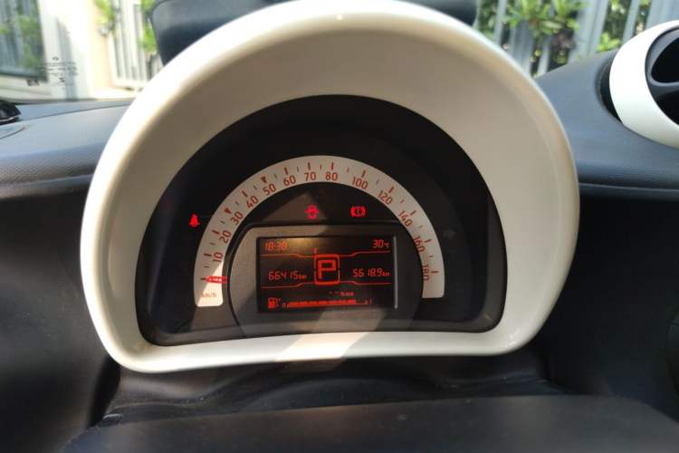 Used smart fortwo 2015 1.0L 52 kW hardtop Dynamic version Instrument Cluster