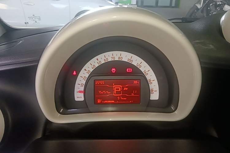 Used smart fortwo 2015 1.0L 52 kW hardtop Dynamic version Instrument Cluster