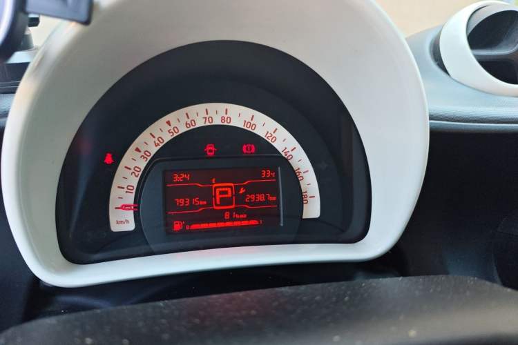 Used smart fortwo 2015 1.0L 52 kW hardtop Dynamic version Instrument Cluster