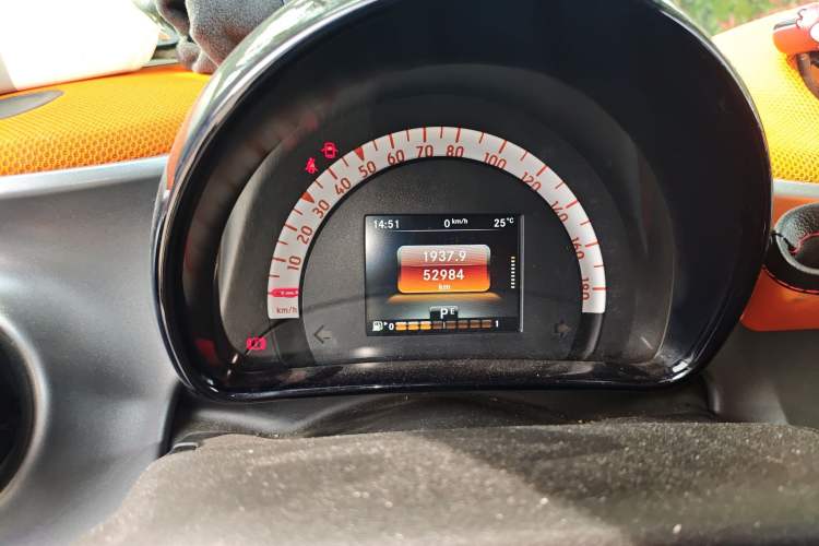 Used smart fortwo 2015 1.0L 52 kW Hardtop Passion Edition Instrument Cluster