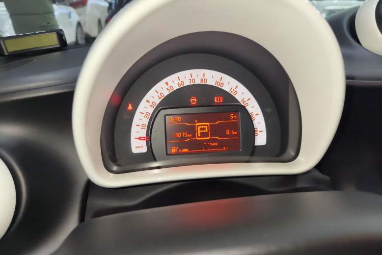 Used smart fortwo 2015 1.0L 52 kW hardtop Dynamic version Instrument Cluster