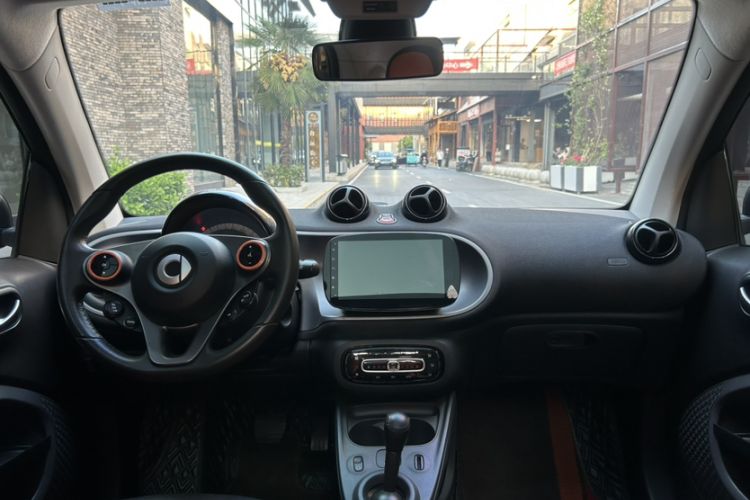Used smart fortwo 2015 1.0L 52 kW Hardtop Passion Edition Interior 1