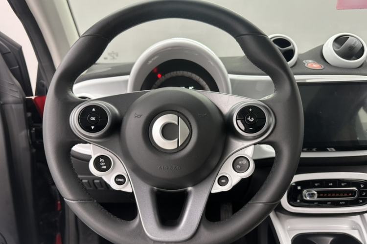 Used smart fortwo 2015 1.0L 52 kW Hardtop Passion Edition Interior 2