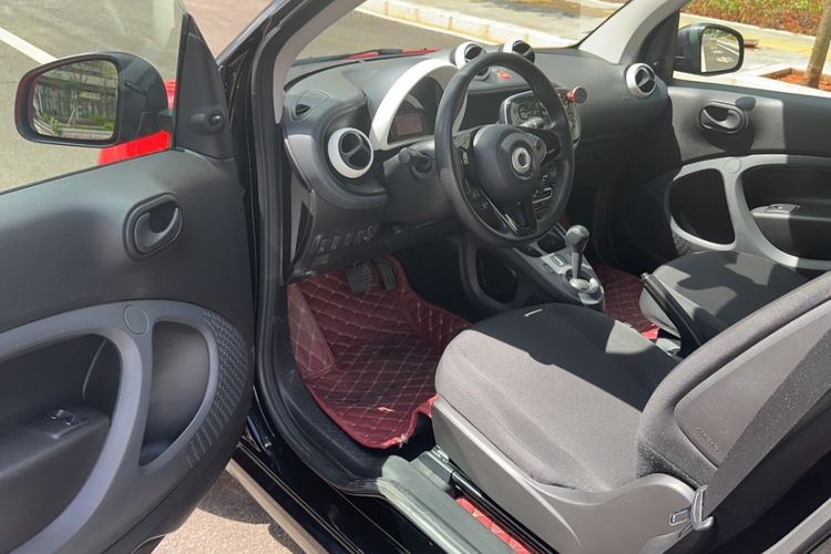 Used smart fortwo 2015 1.0L 52 kW hardtop Dynamic version Interior 2