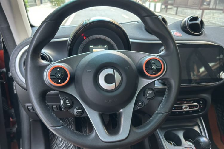 Used smart fortwo 2015 1.0L 52 kW Hardtop Passion Edition Interior 3