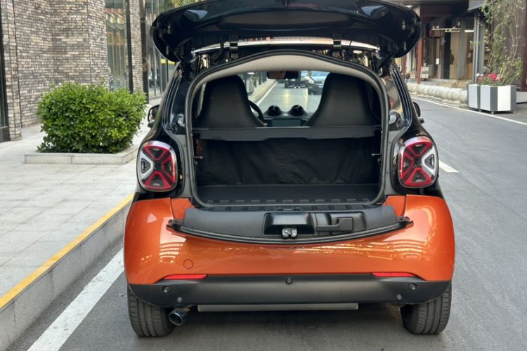 Used smart fortwo 2015 1.0L 52 kW Hardtop Passion Edition Interior 7