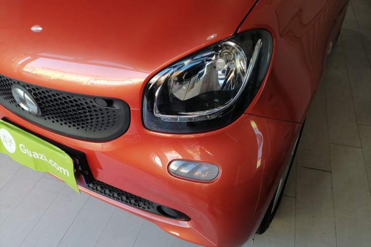 Used smart fortwo 2015 1.0L 52 kW hardtop Dynamic version Left Front Headlight