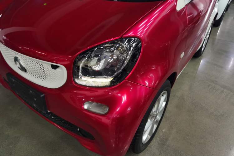 Used smart fortwo 2015 1.0L 52 kW hardtop Dynamic version Left Front Headlight