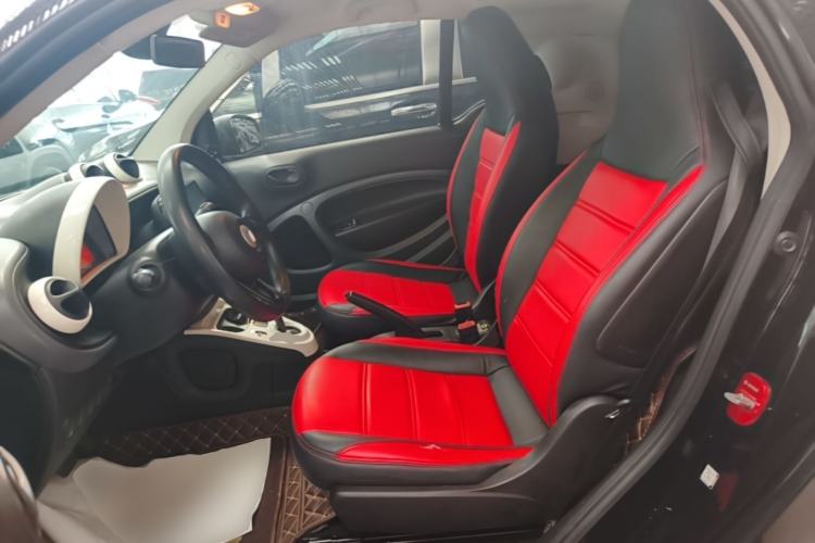 Used smart fortwo 2015 1.0L 52 kW hardtop Dynamic version Left Front Seat