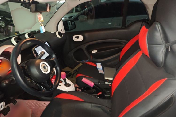 Used smart fortwo 2015 1.0L 52 kW hardtop Dynamic version Left Front Seat