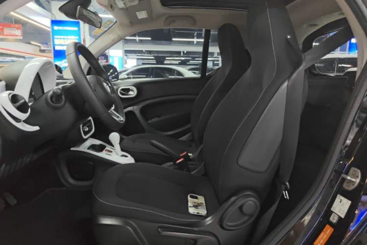 Used smart fortwo 2015 1.0L 52 kW Hardtop Passion Edition Left Front Seat