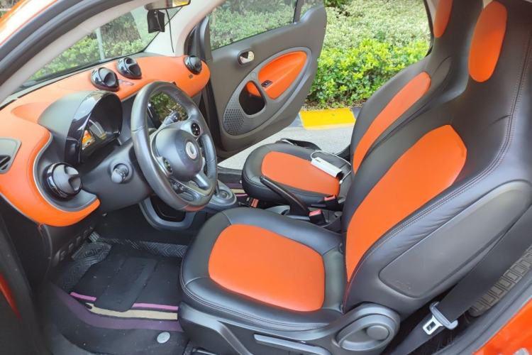 Used smart fortwo 2015 1.0L 52 kW Hardtop Passion Edition Left Front Seat