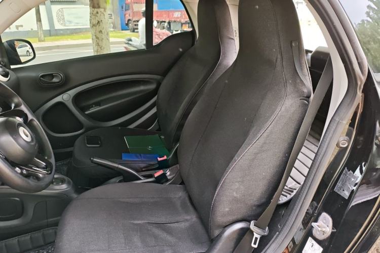 Used smart fortwo 2015 1.0L 52 kW hardtop Dynamic version Left Front Seat