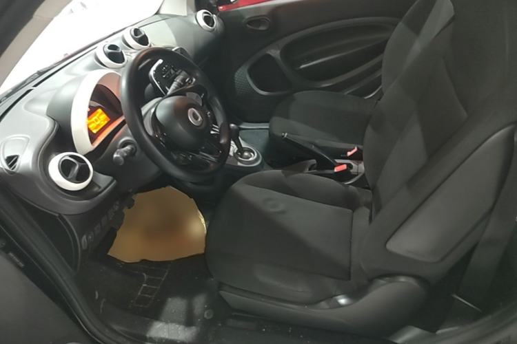 Used smart fortwo 2015 1.0L 52 kW hardtop Dynamic version Left Front Seat