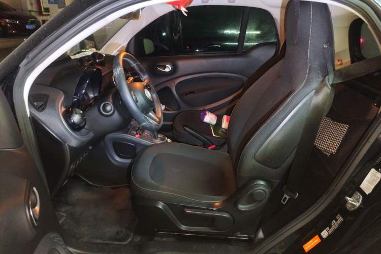 Used smart fortwo 2015 1.0L 52 kW Hardtop Passion Edition Left Front Seat