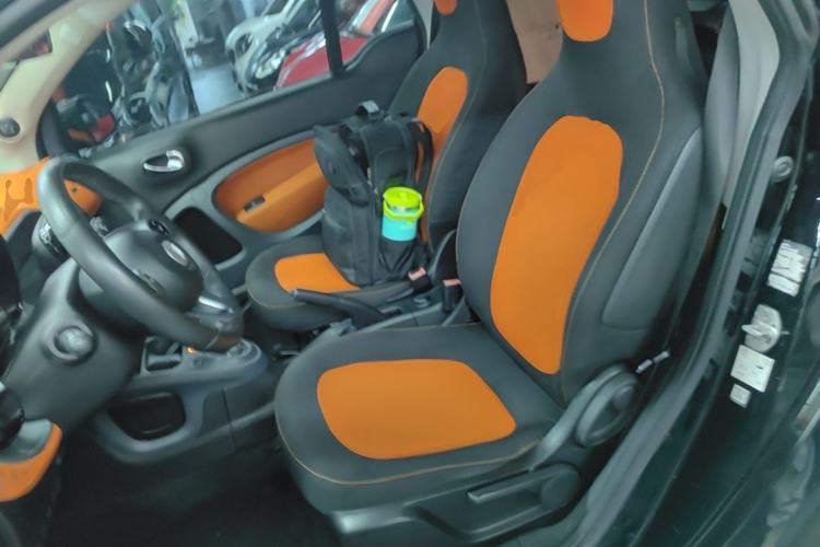 Used smart fortwo 2015 1.0L 52 kW Hardtop Passion Edition Left Front Seat