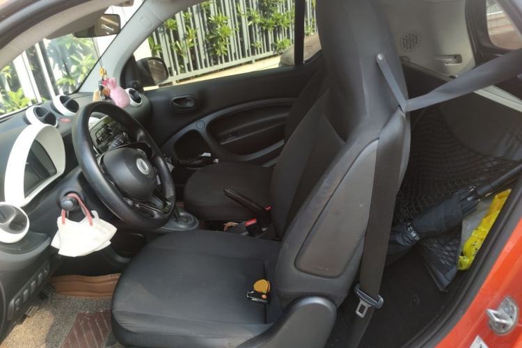 Used smart fortwo 2015 1.0L 52 kW hardtop Dynamic version Left Front Seat
