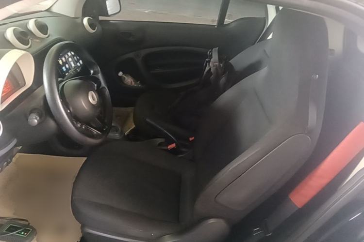Used smart fortwo 2015 1.0L 52 kW hardtop Dynamic version Left Front Seat