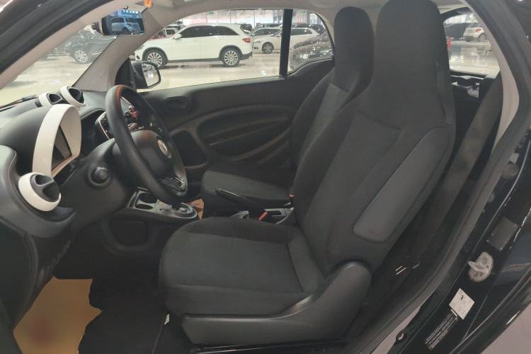 Used smart fortwo 2015 1.0L 52 kW hardtop Dynamic version Left Front Seat