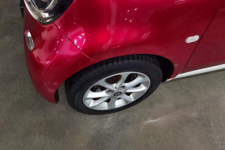 Used smart fortwo 2015 1.0L 52 kW hardtop Dynamic version Left Front Wheel Hub