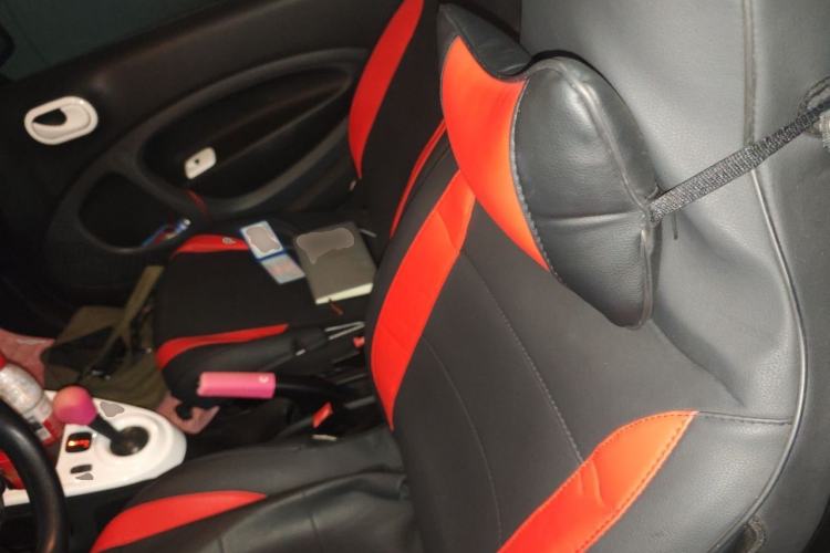 Used smart fortwo 2015 1.0L 52 kW hardtop Dynamic version Left Rear Seat