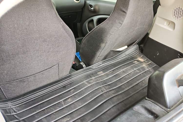 Used smart fortwo 2015 1.0L 52 kW hardtop Dynamic version Left Rear Seat