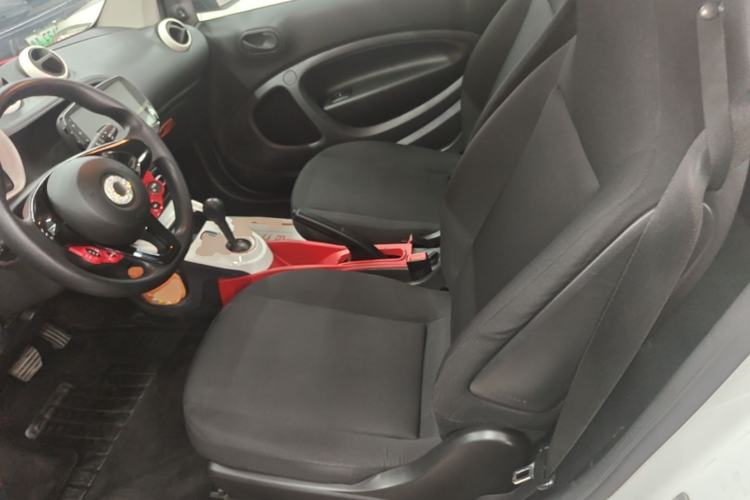 Used smart fortwo 2015 1.0L 52 kW hardtop Dynamic version Left Rear Seat