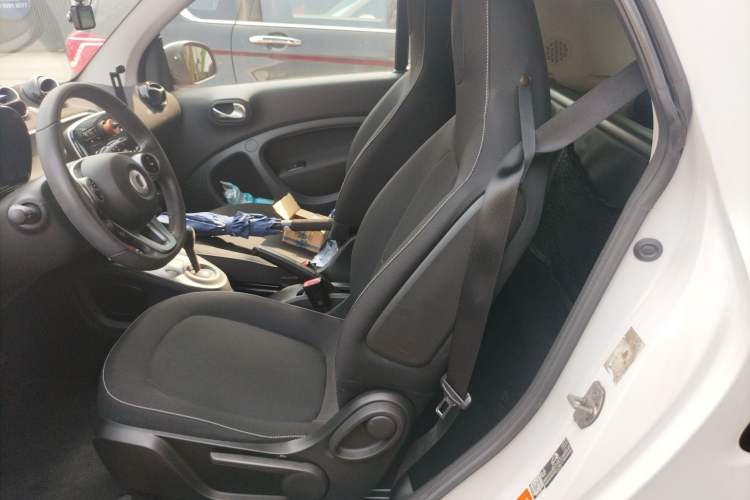 Used smart fortwo 2015 1.0L 52 kW Hardtop Passion Edition Left Rear Seat