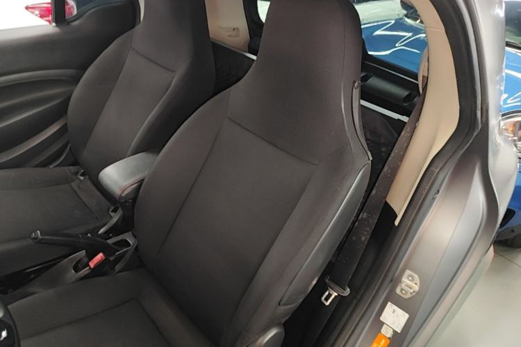 Used smart fortwo 2015 1.0L 52 kW hardtop Dynamic version Left Rear Seat