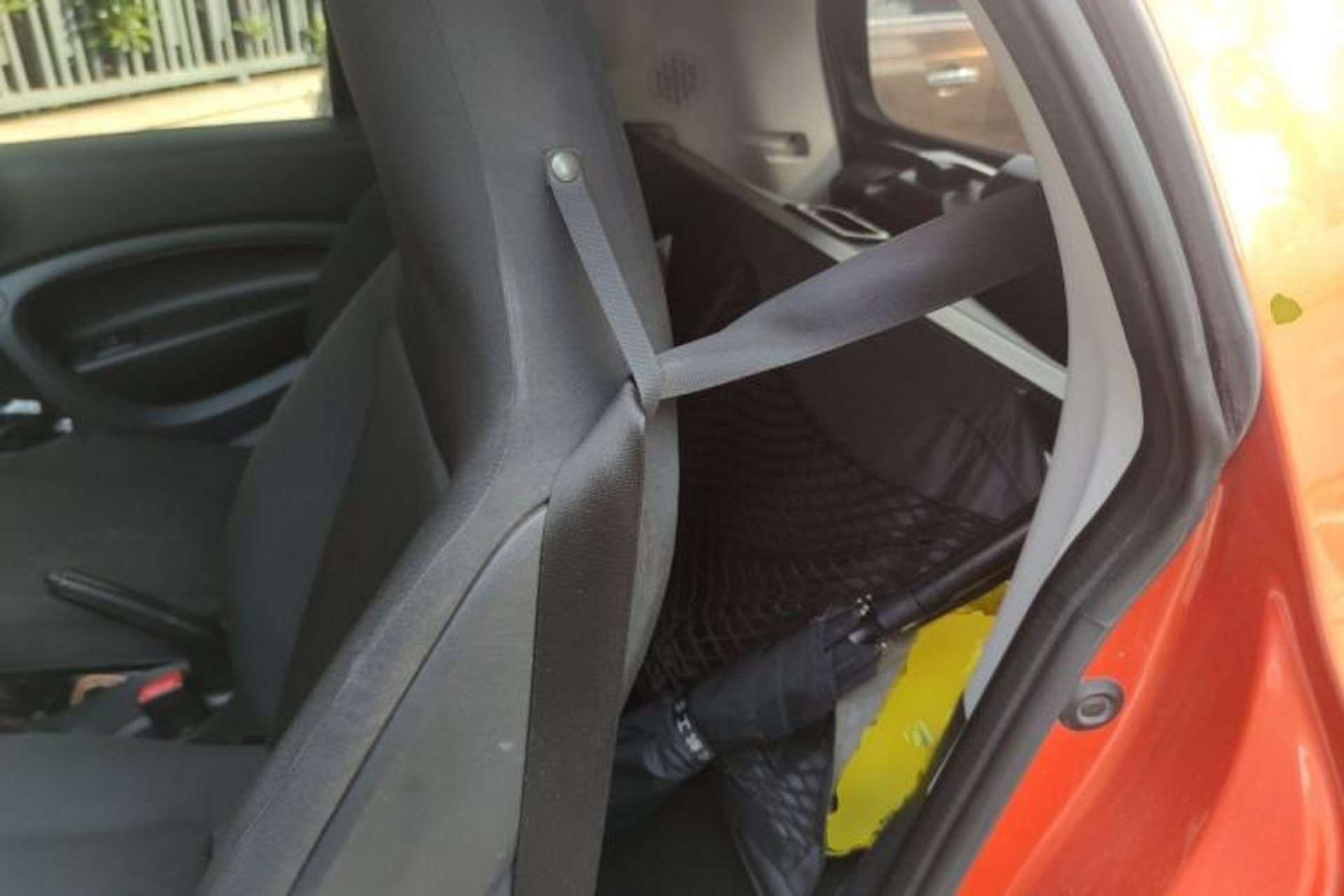 Used smart fortwo 2015 1.0L 52 kW hardtop Dynamic version Left Rear Seat