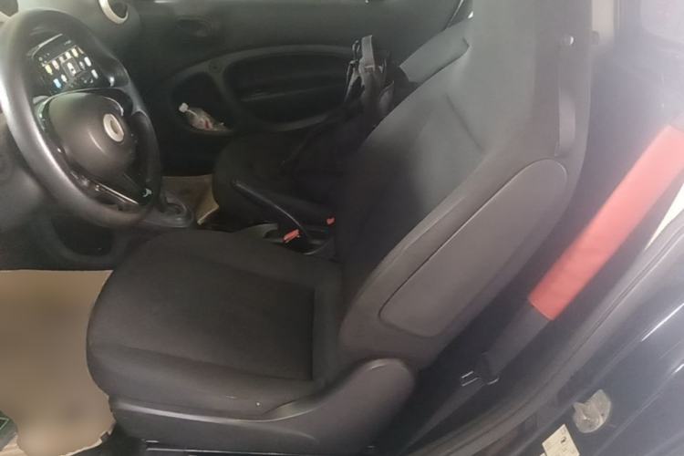 Used smart fortwo 2015 1.0L 52 kW hardtop Dynamic version Left Rear Seat