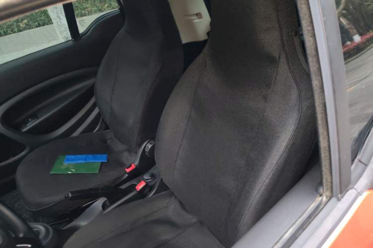 Used smart fortwo 2015 1.0L 52 kW hardtop Dynamic version Left Rear Seat