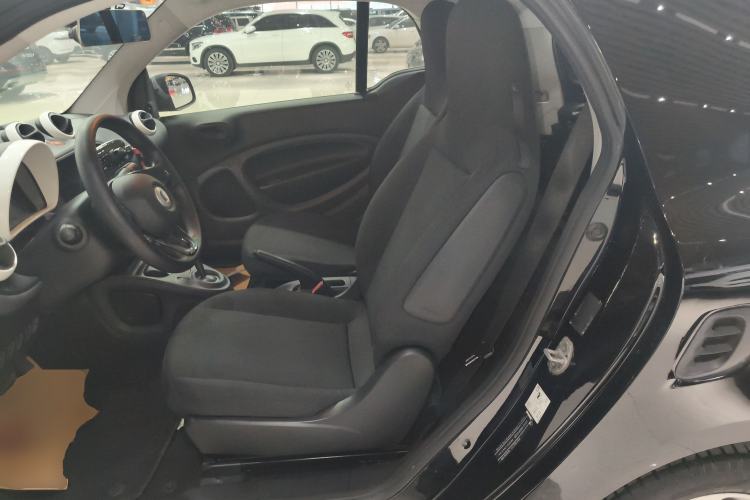 Used smart fortwo 2015 1.0L 52 kW hardtop Dynamic version Left Rear Seat