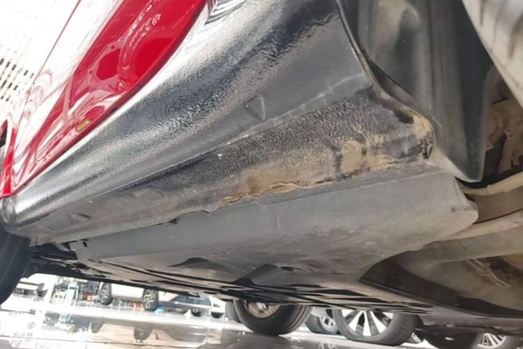 Used smart fortwo 2015 1.0L 52 kW hardtop Dynamic version Left Side Sill