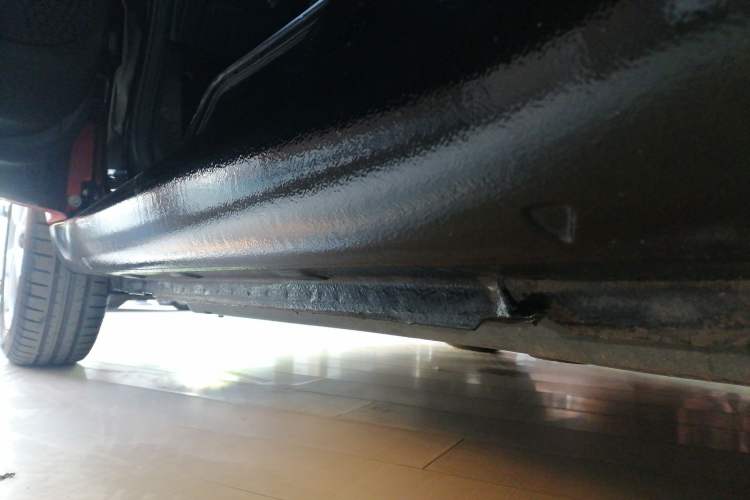 Used smart fortwo 2015 1.0L 52 kW hardtop Dynamic version Left Side Sill