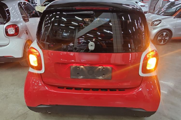 Used smart fortwo 2015 1.0L 52 kW hardtop Dynamic version Rear