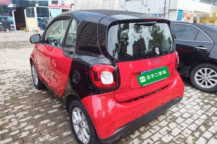 Used smart fortwo 2015 1.0L 52 kW hardtop Dynamic version Rear Left 45 Deg