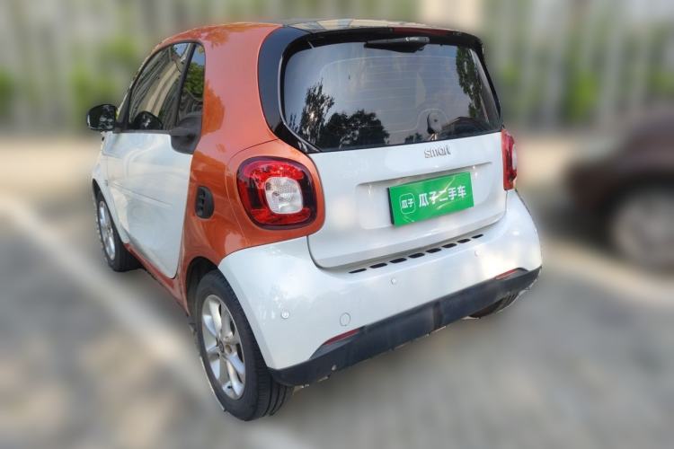 Used smart fortwo 2015 1.0L 52 kW hardtop Dynamic version Rear Left 45 Deg