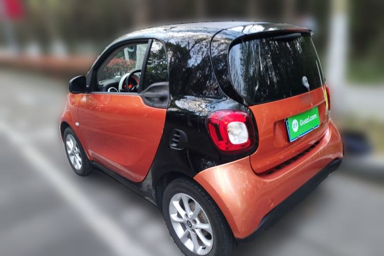Used smart fortwo 2015 1.0L 52 kW hardtop Dynamic version Rear Left 45 Deg