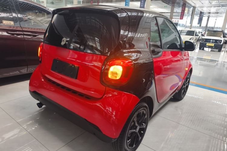Used smart fortwo 2015 1.0L 52 kW hardtop Dynamic version Rear Right 45 Deg